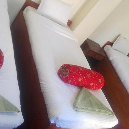 Hotel Sisters Home Катманду Экстерьер фото