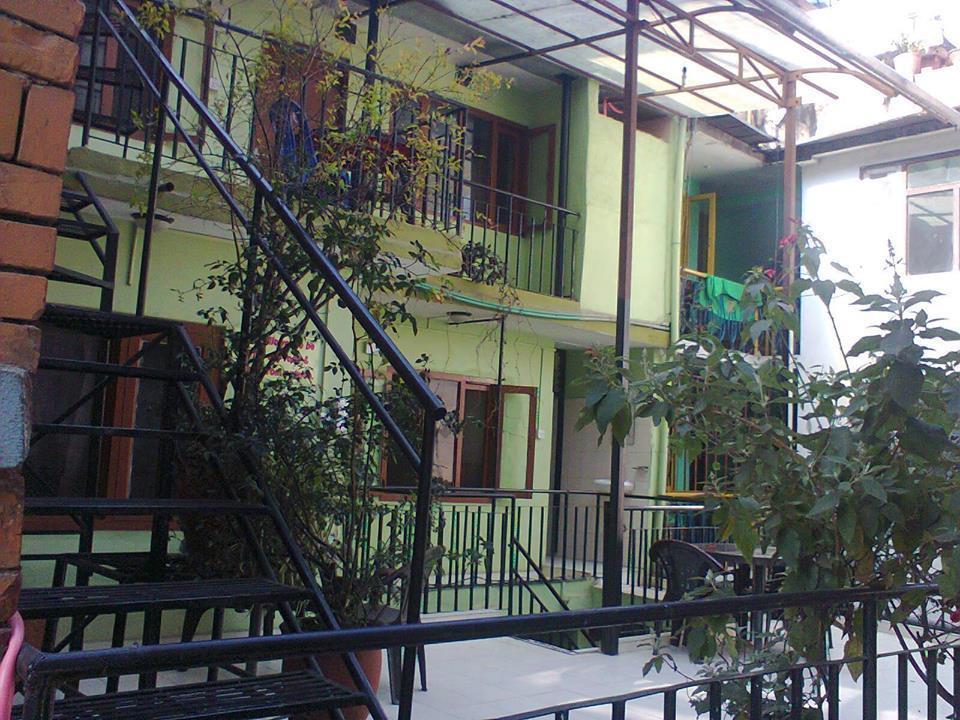 Hotel Sisters Home Катманду Экстерьер фото