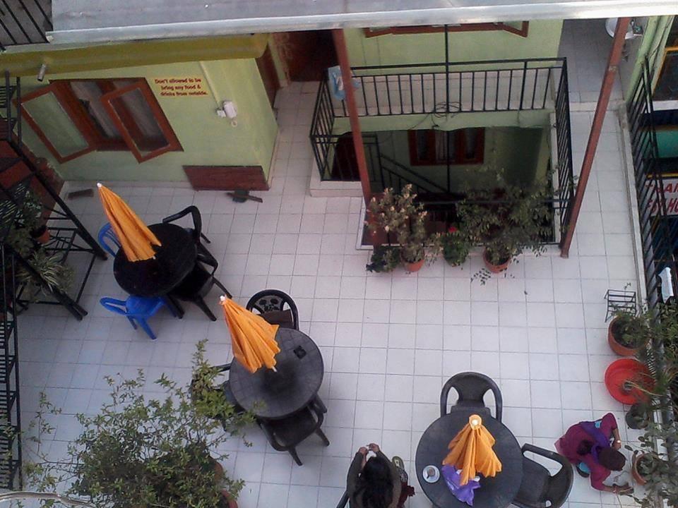 Hotel Sisters Home Катманду Экстерьер фото