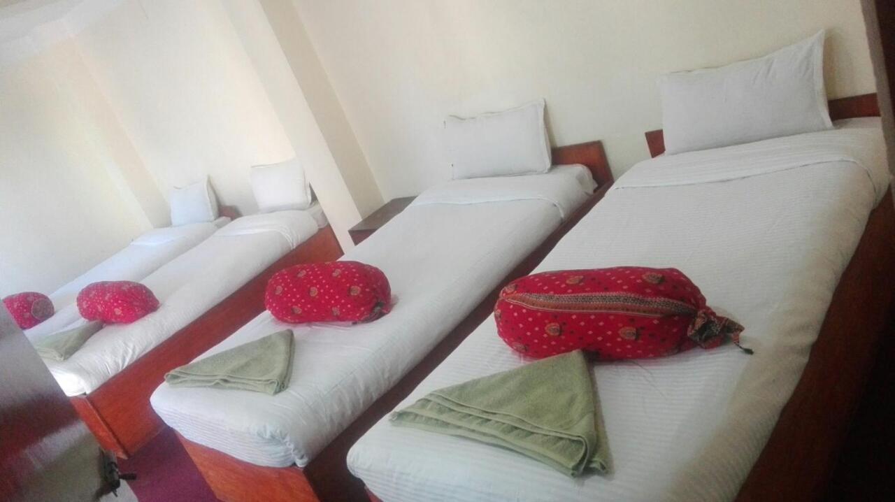 Hotel Sisters Home Катманду Экстерьер фото