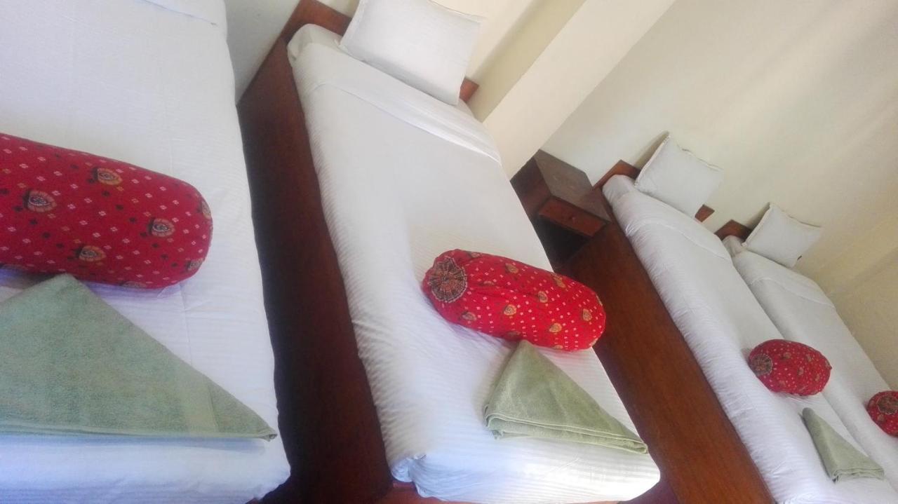 Hotel Sisters Home Катманду Экстерьер фото